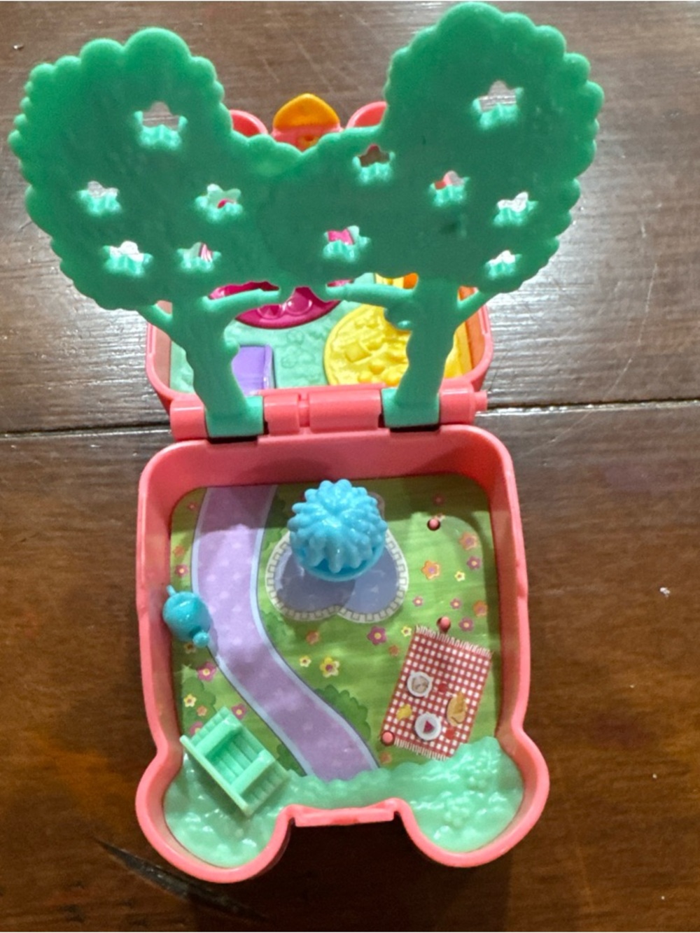 Polly Pocket 2023 Cutie Bear Picnic Mini Play Set Toy Pet and Food Theme - Picture 4 of 5